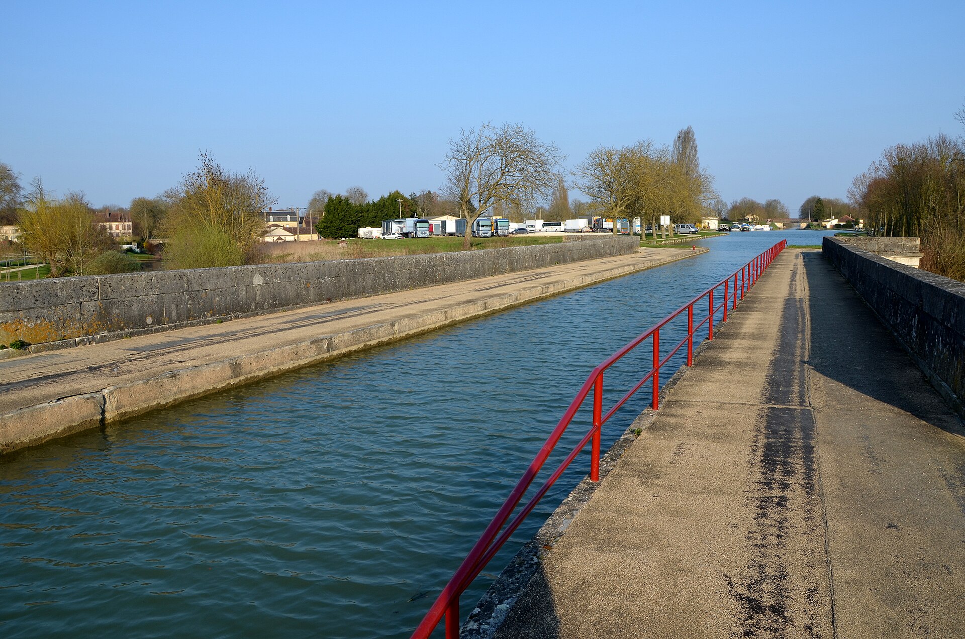 Pont-canal de Saint-Florentin, état contemporain.